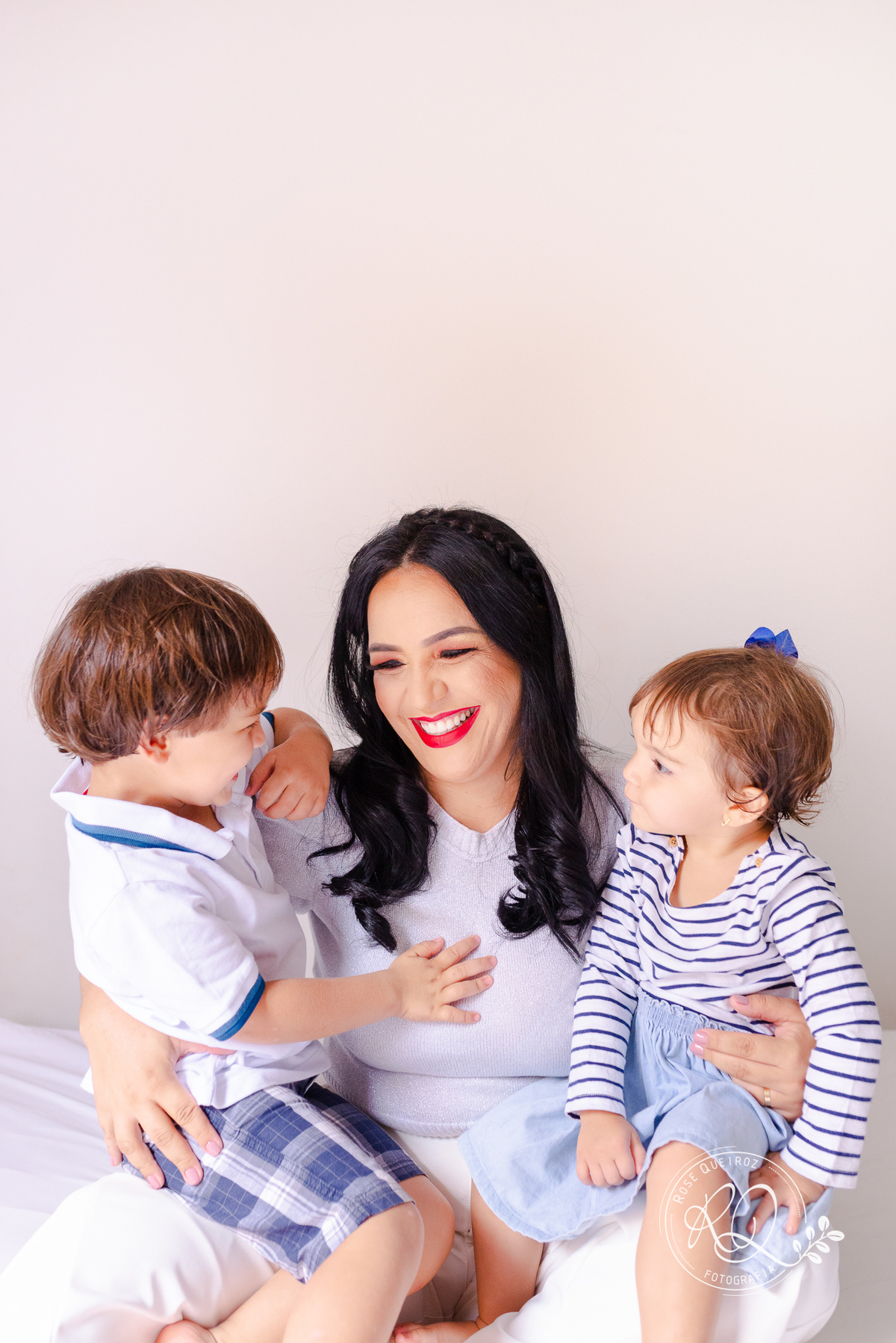 ensaio-família-lifestyle-em casa-atemporal-diversão-uberaba