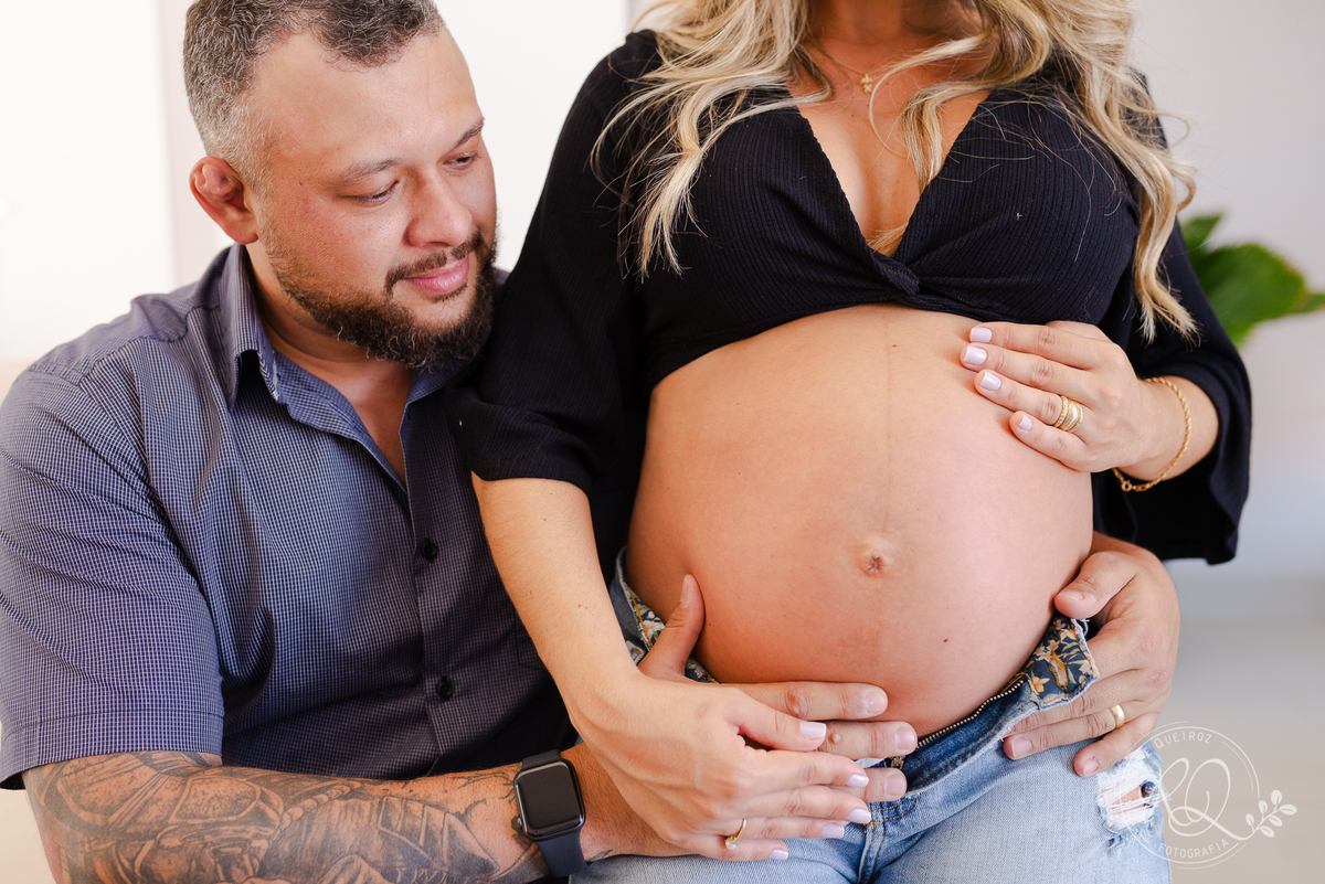 ensaio-gestante-uberaba-maternidade-mamãe-em-casa-papai-mamãe