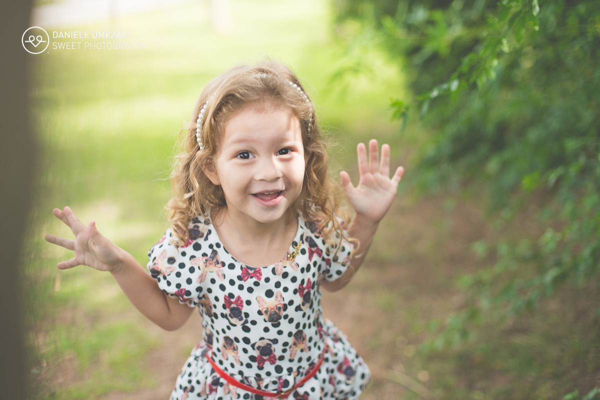 criança no parque centenário brincando bloinha de sabão daniele umezaki sweet photography fotografo mogi das cruzes fotografia mogi das cruzes newborn ensaio book criança  infantil gestante