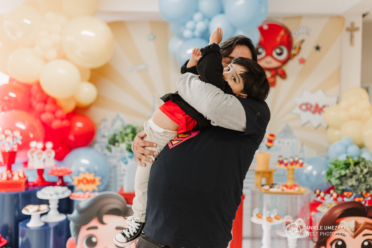 fotografia de aniversário infantil, fotógrafa de festas, cobertura fotográfica de aniversário, ensaio infantil, fotos de aniversário, fotógrafa profissional, festa infantil, registro de momentos, lembranças em fotos, fotografia de família.