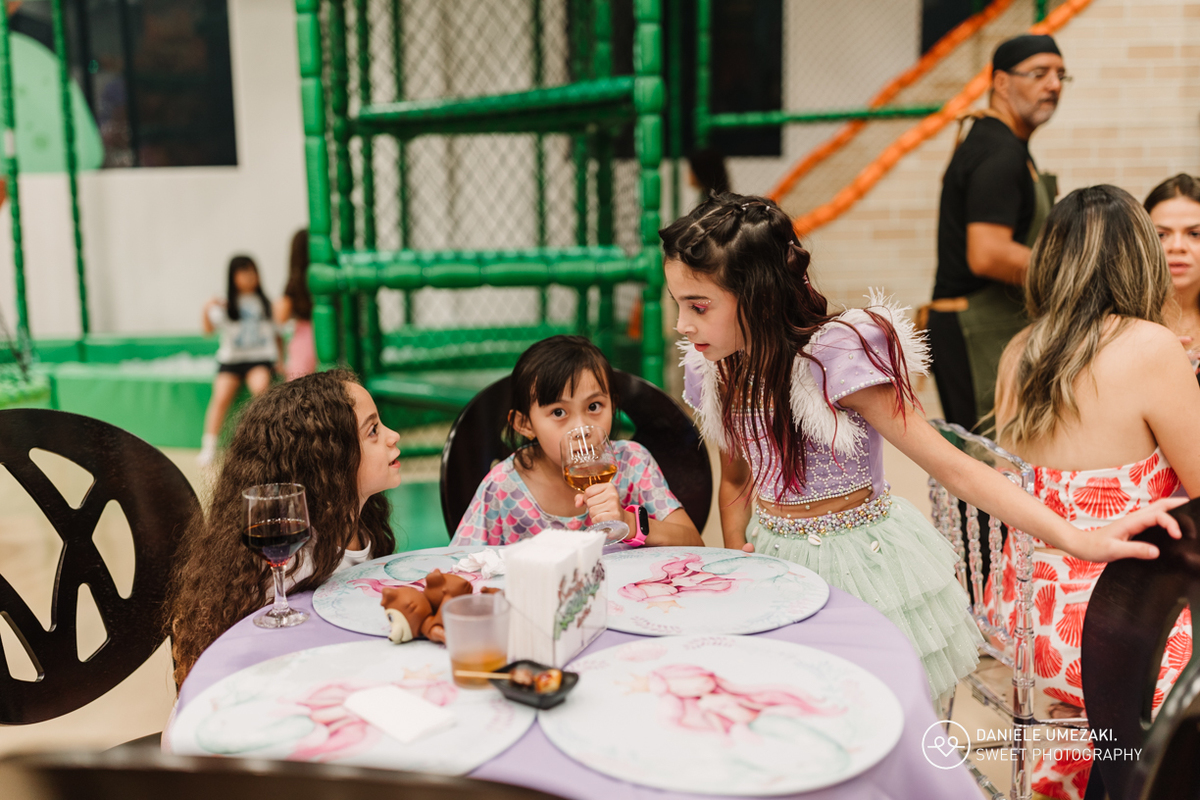fotografia de aniversário infantil, fotógrafa de festas, cobertura fotográfica de aniversário, ensaio infantil, fotos de aniversário, fotógrafa profissional, festa infantil, registro de momentos, lembranças em fotos, fotografia de família.