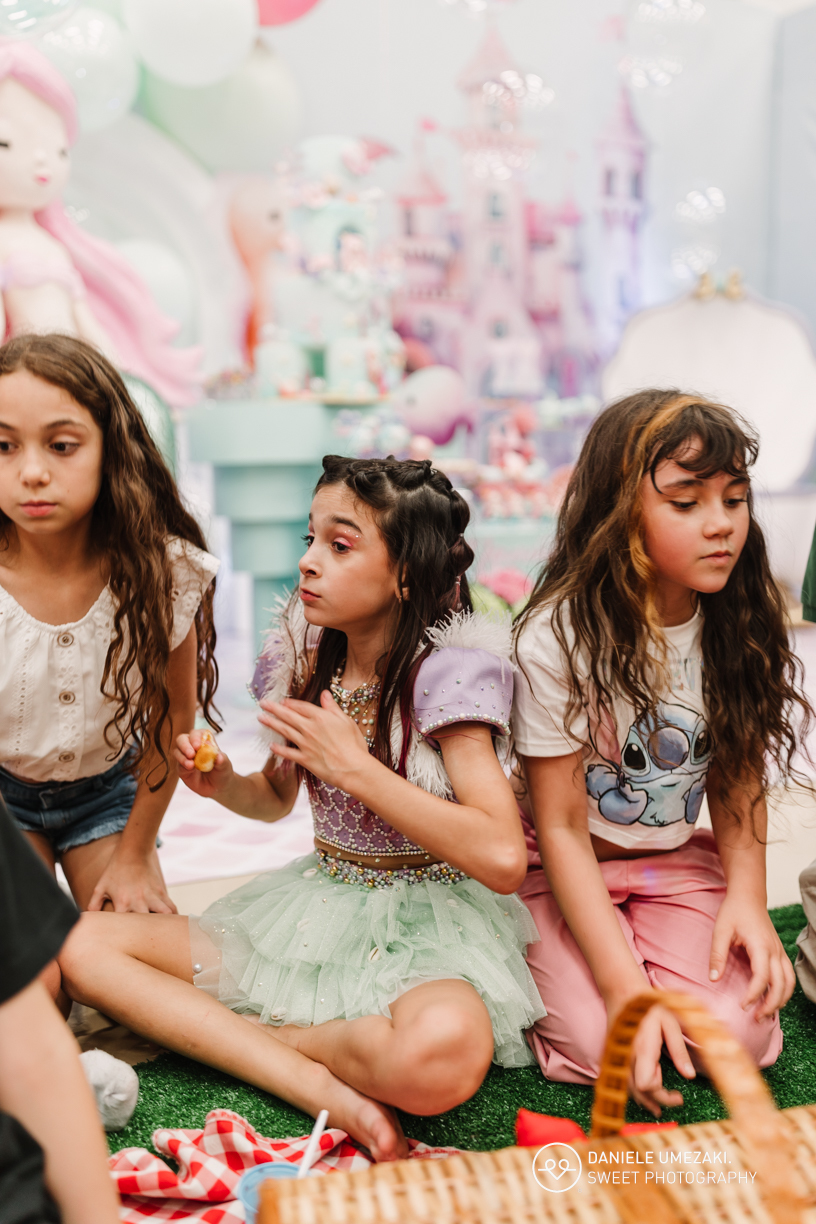 fotografia de aniversário infantil, fotógrafa de festas, cobertura fotográfica de aniversário, ensaio infantil, fotos de aniversário, fotógrafa profissional, festa infantil, registro de momentos, lembranças em fotos, fotografia de família.