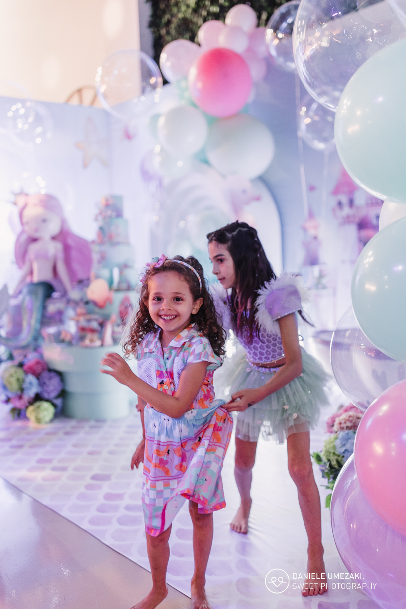 fotografia de aniversário infantil, fotógrafa de festas, cobertura fotográfica de aniversário, ensaio infantil, fotos de aniversário, fotógrafa profissional, festa infantil, registro de momentos, lembranças em fotos, fotografia de família.
