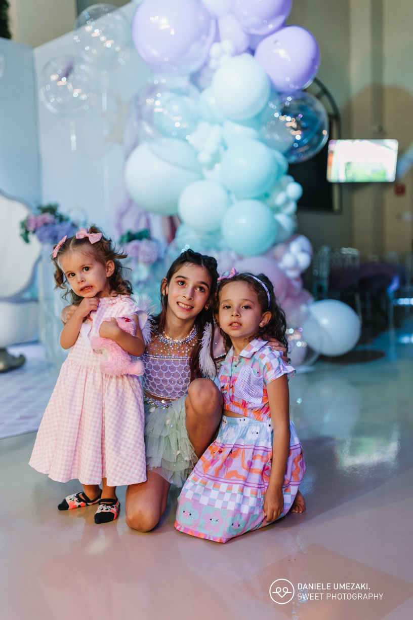 fotografia de aniversário infantil, fotógrafa de festas, cobertura fotográfica de aniversário, ensaio infantil, fotos de aniversário, fotógrafa profissional, festa infantil, registro de momentos, lembranças em fotos, fotografia de família.