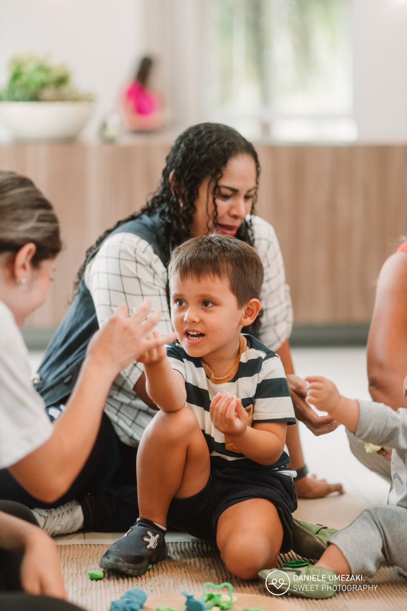 Fotógrafa especializada em aniversário infantil em Mogi das Cruzes. Registro momentos com leveza, emoção e sensibilidade para eternizar memórias da infância em festas cheias de significado, fotografia em Mogi das Cruzes de festa infantil Dani Umezaki