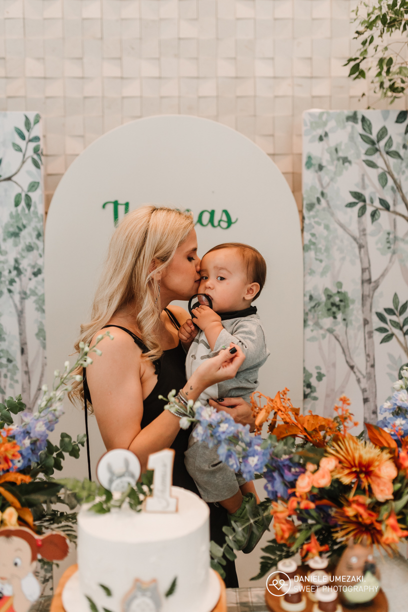 Fotógrafa especializada em aniversário infantil em Mogi das Cruzes. Registro momentos com leveza, emoção e sensibilidade para eternizar memórias da infância em festas cheias de significado, fotografia em Mogi das Cruzes de festa infantil Dani Umezaki