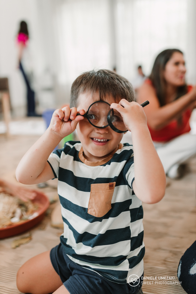 Fotógrafa especializada em aniversário infantil em Mogi das Cruzes. Registro momentos com leveza, emoção e sensibilidade para eternizar memórias da infância em festas cheias de significado, fotografia em Mogi das Cruzes de festa infantil Dani Umezaki