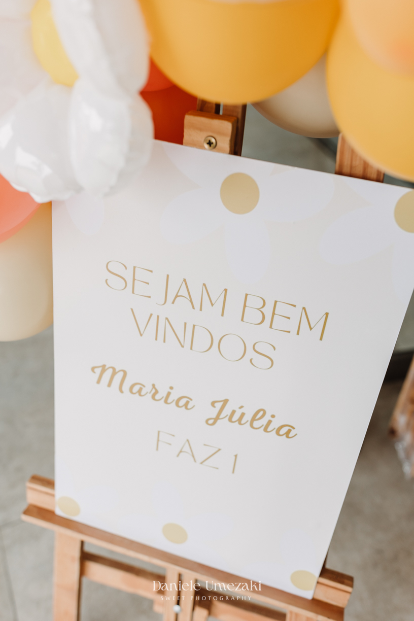 Fotógrafa em Mogi das Cruzes especializada em aniversários infantis. Festa de 1 ano registrada com olhar sensível, luz natural e decoração delicada. Cada detalhe transformado em memórias afetivas com fotos profissionais e cheias de emoção