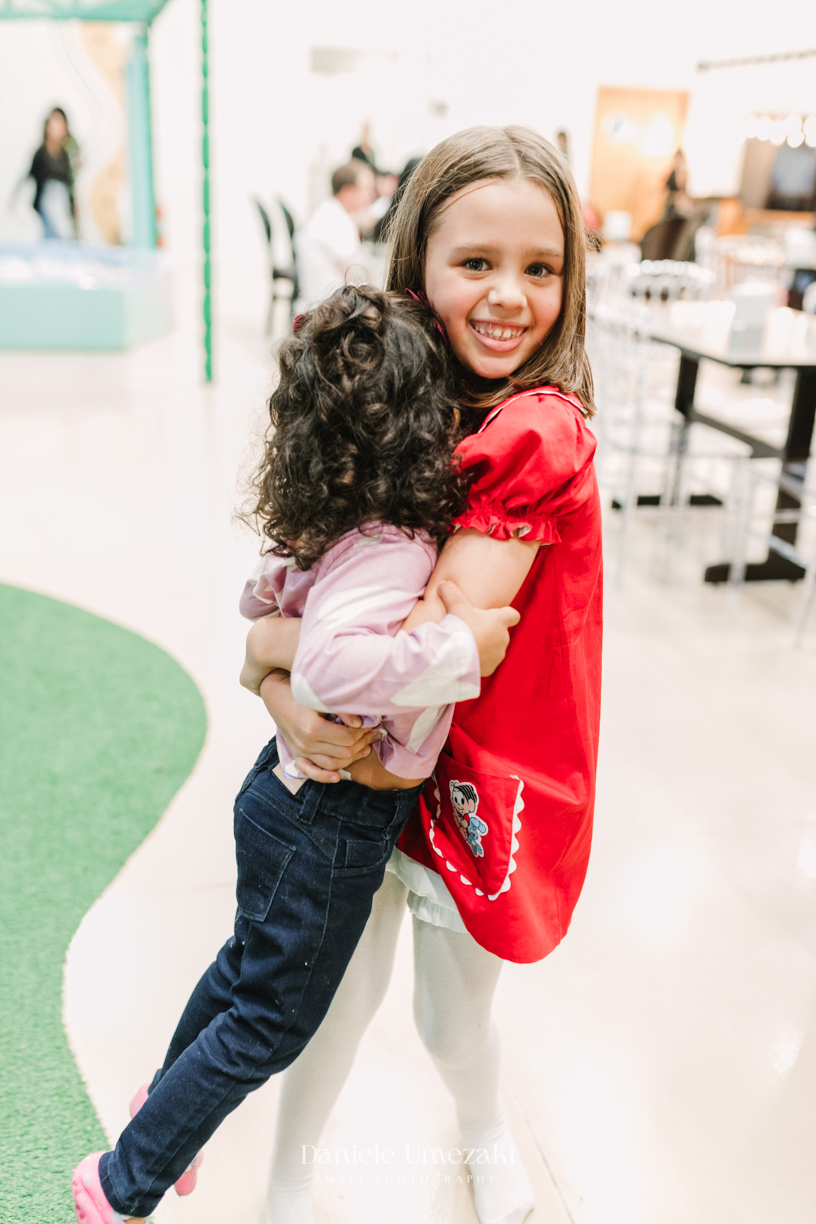 Aniversário de 7 anos da Louise, comemorado no Buffet Santa ArRuaça, em Mogi das Cruzes, com o tema Turma da Mônica. Um registro afetivo e divertido feito pela fotógrafa Dani Umezaki, que acompanha a família desde o 1º aninho da Louise.