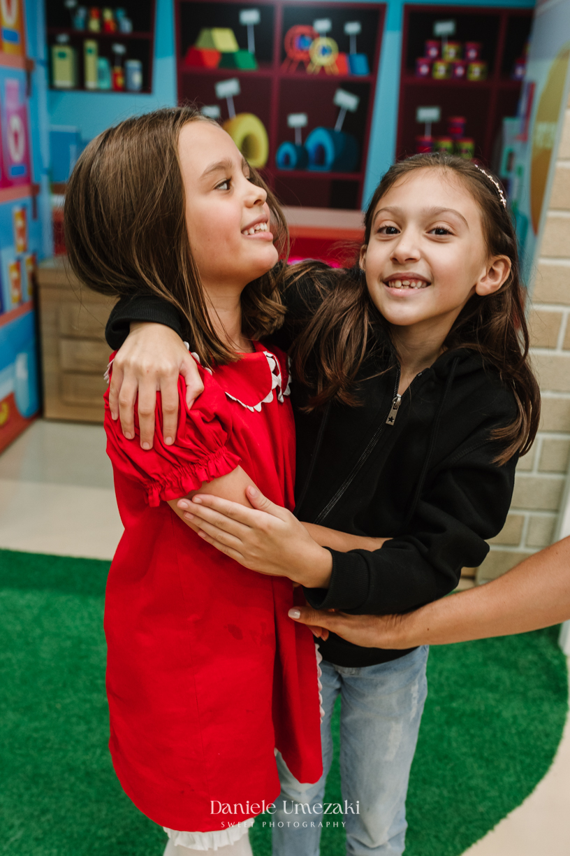 Aniversário de 7 anos da Louise, comemorado no Buffet Santa ArRuaça, em Mogi das Cruzes, com o tema Turma da Mônica. Um registro afetivo e divertido feito pela fotógrafa Dani Umezaki, que acompanha a família desde o 1º aninho da Louise.
