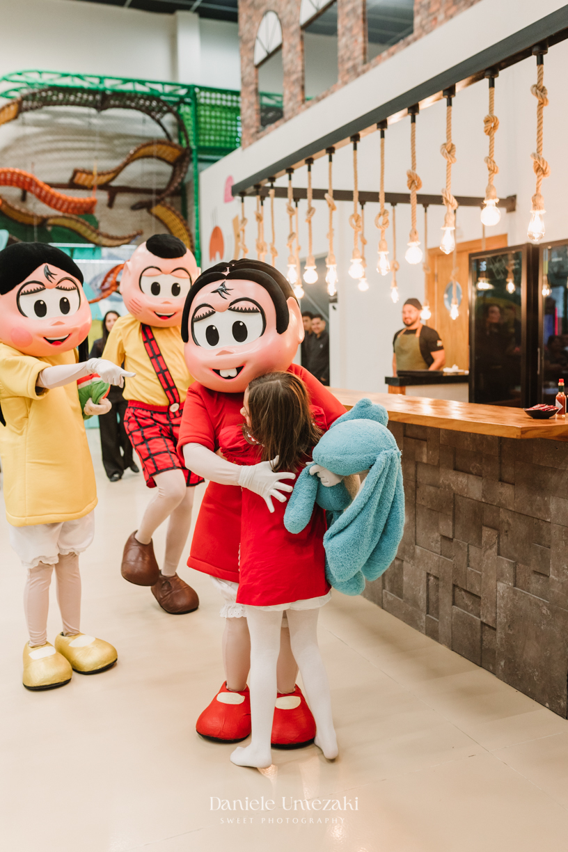 Aniversário de 7 anos da Louise, comemorado no Buffet Santa ArRuaça, em Mogi das Cruzes, com o tema Turma da Mônica. Um registro afetivo e divertido feito pela fotógrafa Dani Umezaki, que acompanha a família desde o 1º aninho da Louise.