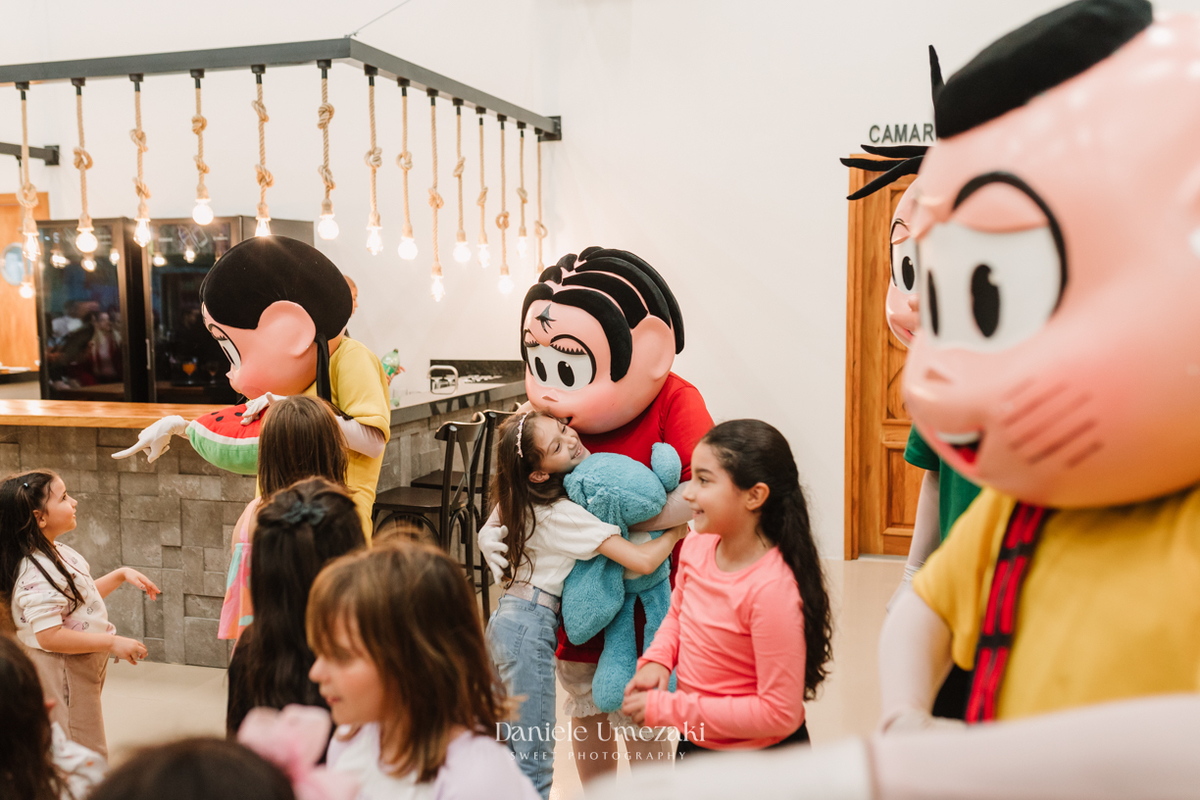 Aniversário de 7 anos da Louise, comemorado no Buffet Santa ArRuaça, em Mogi das Cruzes, com o tema Turma da Mônica. Um registro afetivo e divertido feito pela fotógrafa Dani Umezaki, que acompanha a família desde o 1º aninho da Louise.
