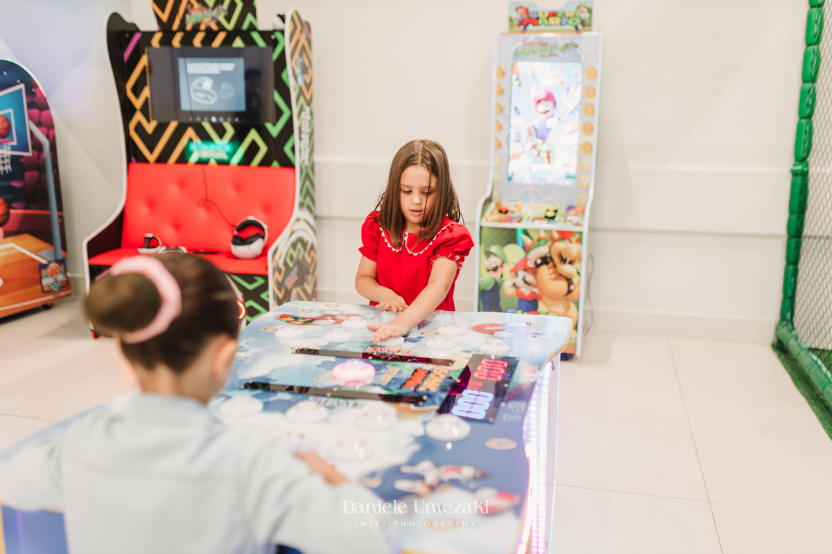 Aniversário de 7 anos da Louise, comemorado no Buffet Santa ArRuaça, em Mogi das Cruzes, com o tema Turma da Mônica. Um registro afetivo e divertido feito pela fotógrafa Dani Umezaki, que acompanha a família desde o 1º aninho da Louise.