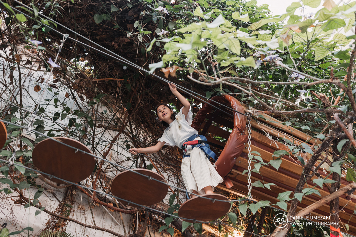 Fotografia de aniversário infantil em Mogi das Cruzes. Registro do aniversário de 7 anos da Julia no Tragaluz, com fotos e vídeo feitos por Dani Umezaki. Festa linda, divertida e cheia de memórias.