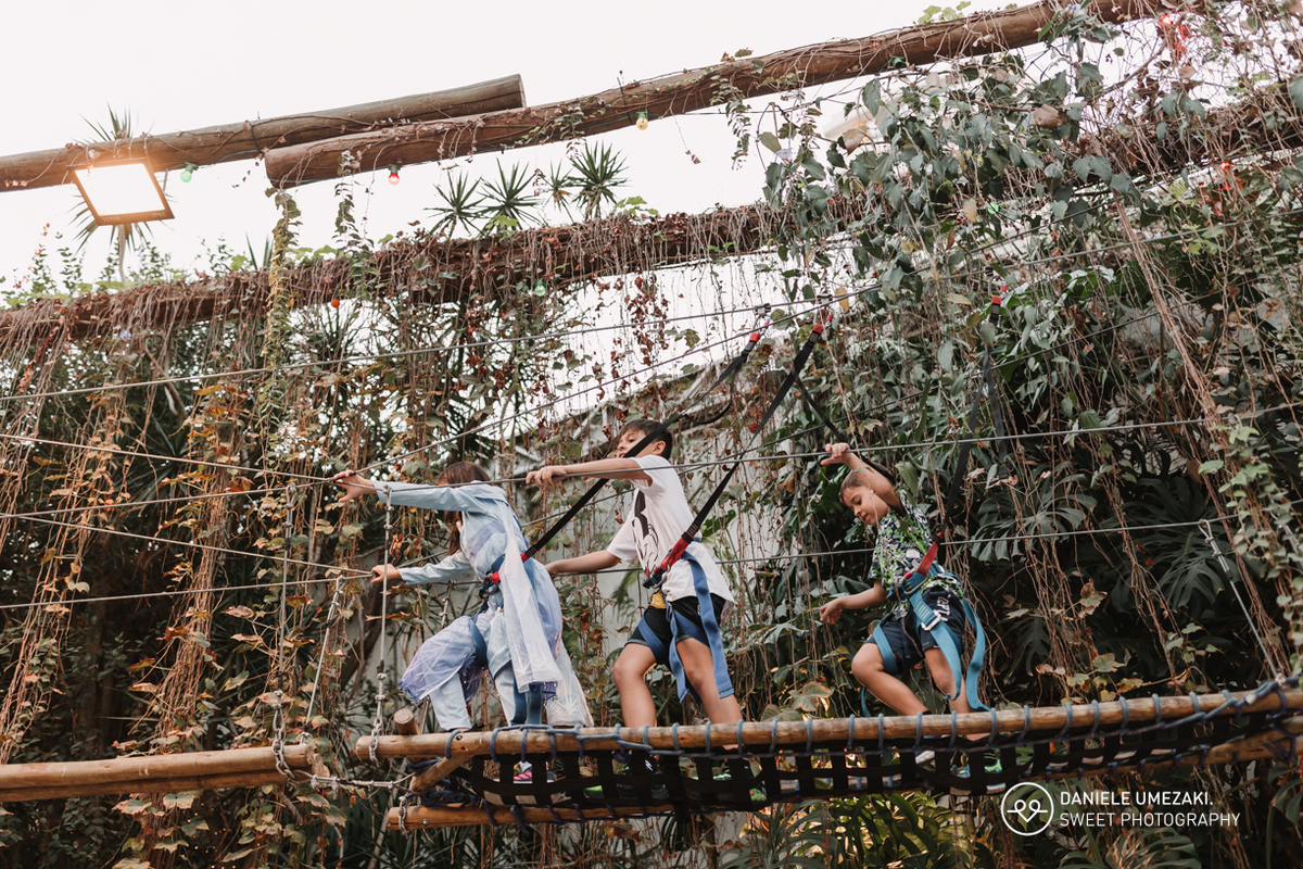 Fotografia de aniversário infantil em Mogi das Cruzes. Registro do aniversário de 7 anos da Julia no Tragaluz, com fotos e vídeo feitos por Dani Umezaki. Festa linda, divertida e cheia de memórias.