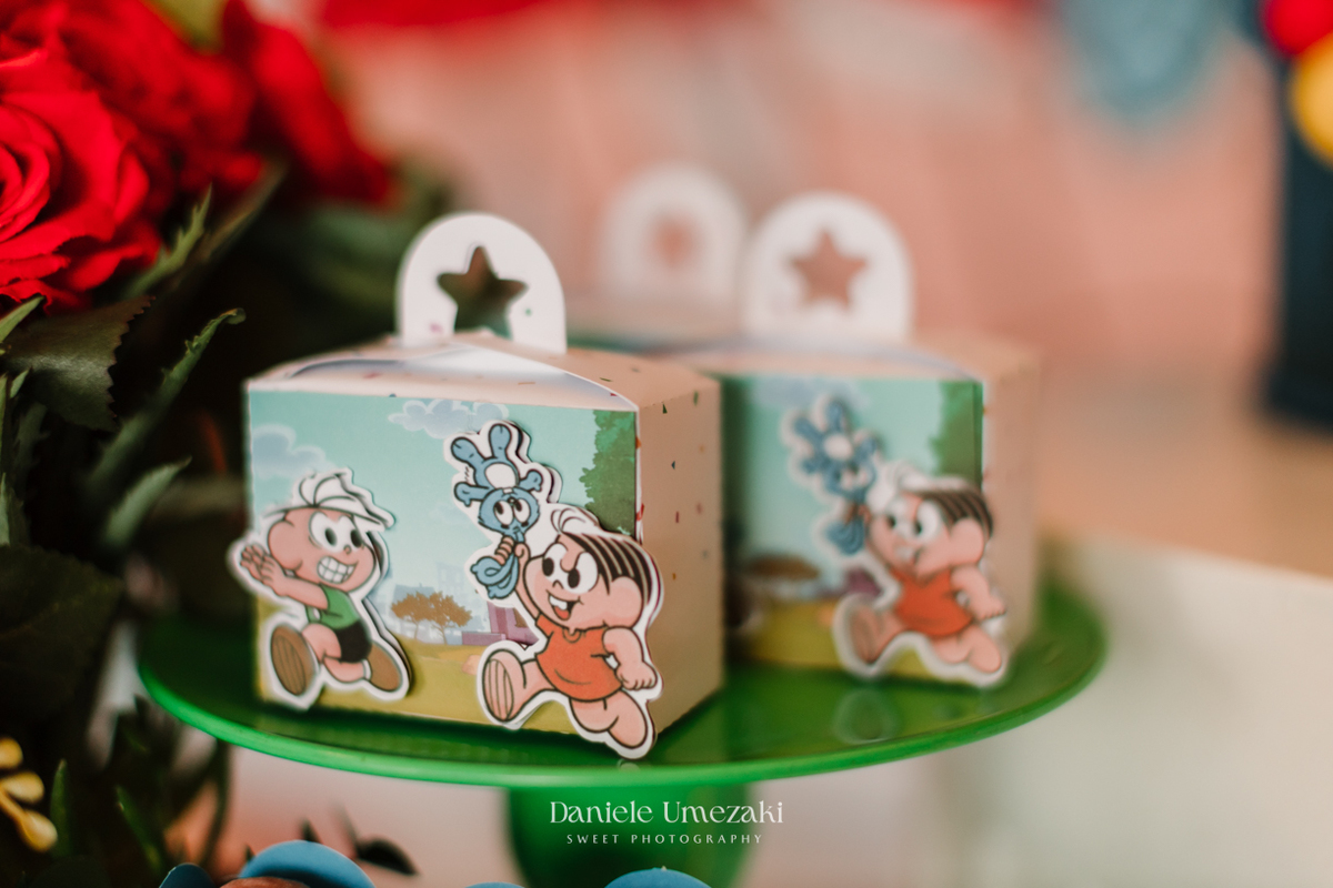 Fotografia de aniversário infantil em Mogi das Cruzes: comemoração de 1 ano da Catarina com tema Turma da Mônica, decorado pela Doce de Laço no espaço Magic House. Festa linda, leve e cheia de carinho.