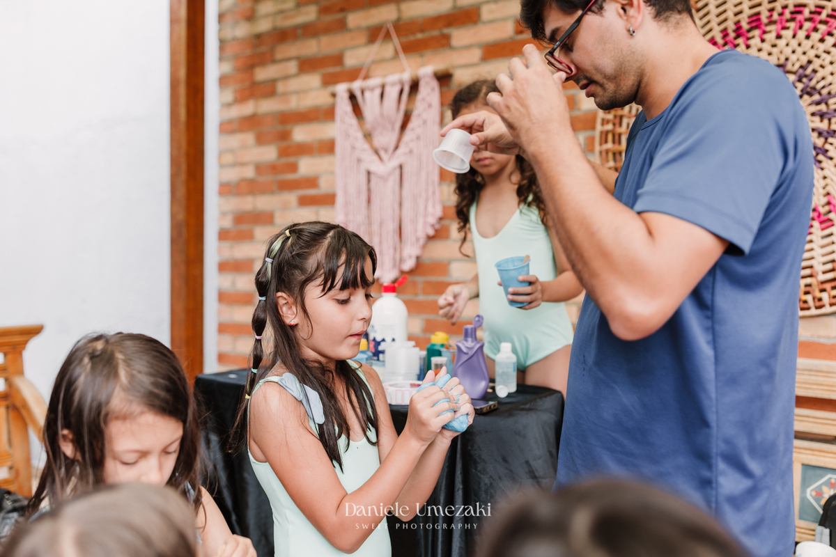 Fotografia de aniversário em Mogi das Cruzes: 7 anos da Sofia, com tema Pool Party Pokémon no Espaço Cerejeira em Poá. Decoração feita pela mãe, Ju da Cerejeira Decora. Festa cheia de alegria e diversão fotografia de aniversário em mogi das cruzes  SP