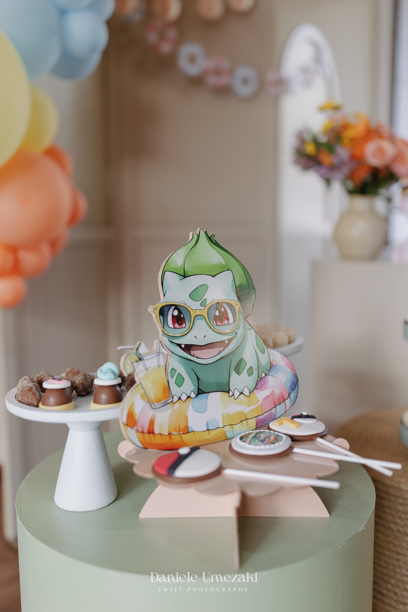 Fotografia de aniversário em Mogi das Cruzes: 7 anos da Sofia, com tema Pool Party Pokémon no Espaço Cerejeira em Poá. Decoração feita pela mãe, Ju da Cerejeira Decora. Festa cheia de alegria e diversão fotografia de aniversário em mogi das cruzes  SP