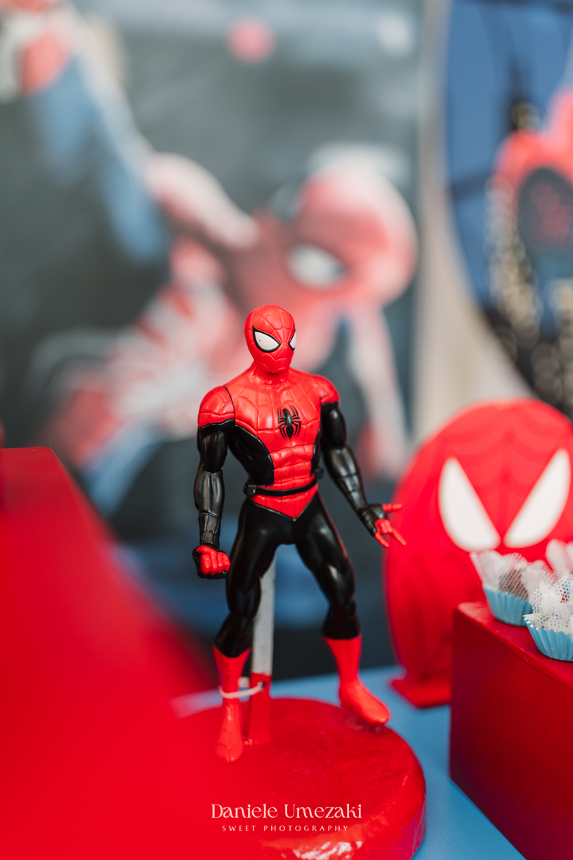 Álvaro e Filippo comemoraram 3 anos com uma festa linda do Homem-Aranha em SP. Um almoço leve e cheio de amor, registrado por Dani Umezaki, fotógrafa de família e aniversário.  Fotografia de aniversário em SP. fotógrafo infantil São Paulo, festa infantil 