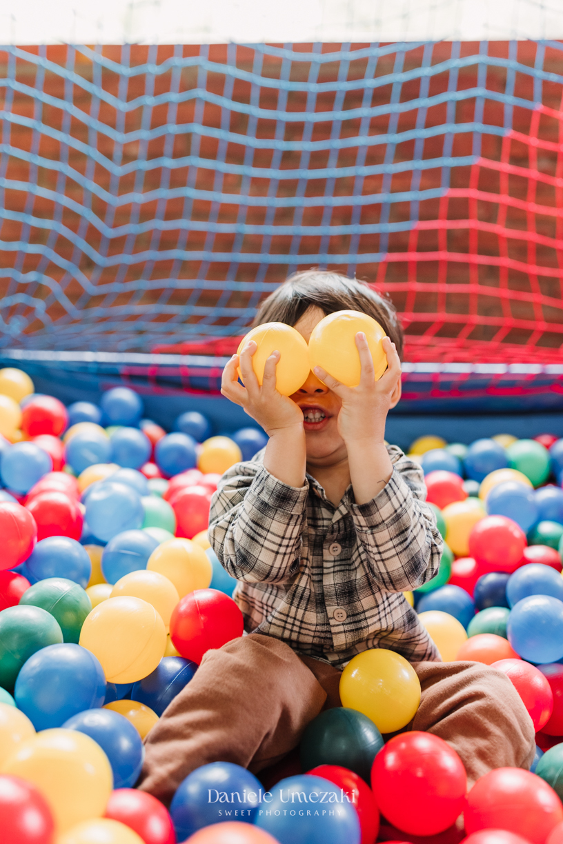 Lorenzo e Gustavo comemoraram juntos com uma festa fazendinha linda e cheia de alegria em Mogi das Cruzes. Decoração da Cerejeira Decora e registro de Dani Umezaki. fotografia de aniversário em Mogi das Cruzes, festa infantil fazendinha, fotógrafa Mogi