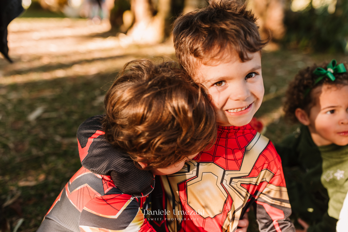 Maria Teresa comemorou seus 3 anos com uma festa ao ar livre encantadora no Real Park, em Mogi das Cruzes. Tema princesas da Disney, decoração da Doce de Laço e registro por Dani Umezaki. fotografia de aniversário em Mogi das Cruzes, festa infantil 