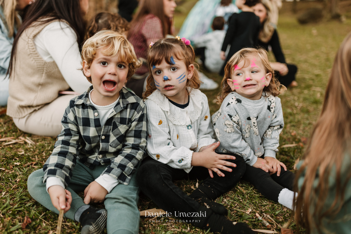 Maria Teresa comemorou seus 3 anos com uma festa ao ar livre encantadora no Real Park, em Mogi das Cruzes. Tema princesas da Disney, decoração da Doce de Laço e registro por Dani Umezaki. fotografia de aniversário em Mogi das Cruzes, festa infantil 
