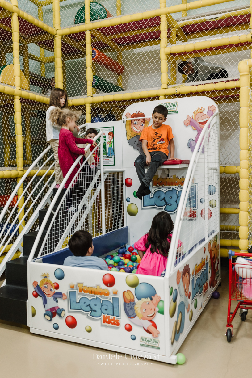 Aniversário Barbie de 5 anos da Liz no Buffet Vira Sapeka em Mogi das Cruzes, com decoração encantadora da Ju Festa Sapeka. Registro especial de quem fotografa a Liz desde 1 aninho, celebrando mais um momento inesquecível. Fotografia de aniversário 