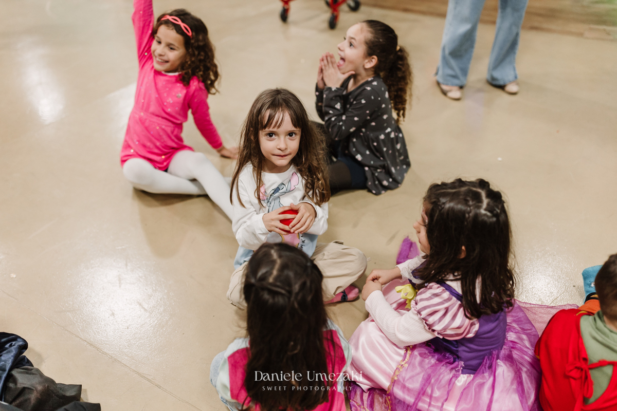 Aniversário Barbie de 5 anos da Liz no Buffet Vira Sapeka em Mogi das Cruzes, com decoração encantadora da Ju Festa Sapeka. Registro especial de quem fotografa a Liz desde 1 aninho, celebrando mais um momento inesquecível. Fotografia de aniversário 