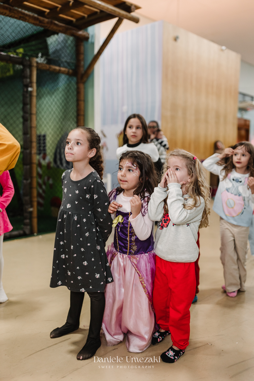 Aniversário Barbie de 5 anos da Liz no Buffet Vira Sapeka em Mogi das Cruzes, com decoração encantadora da Ju Festa Sapeka. Registro especial de quem fotografa a Liz desde 1 aninho, celebrando mais um momento inesquecível. Fotografia de aniversário 