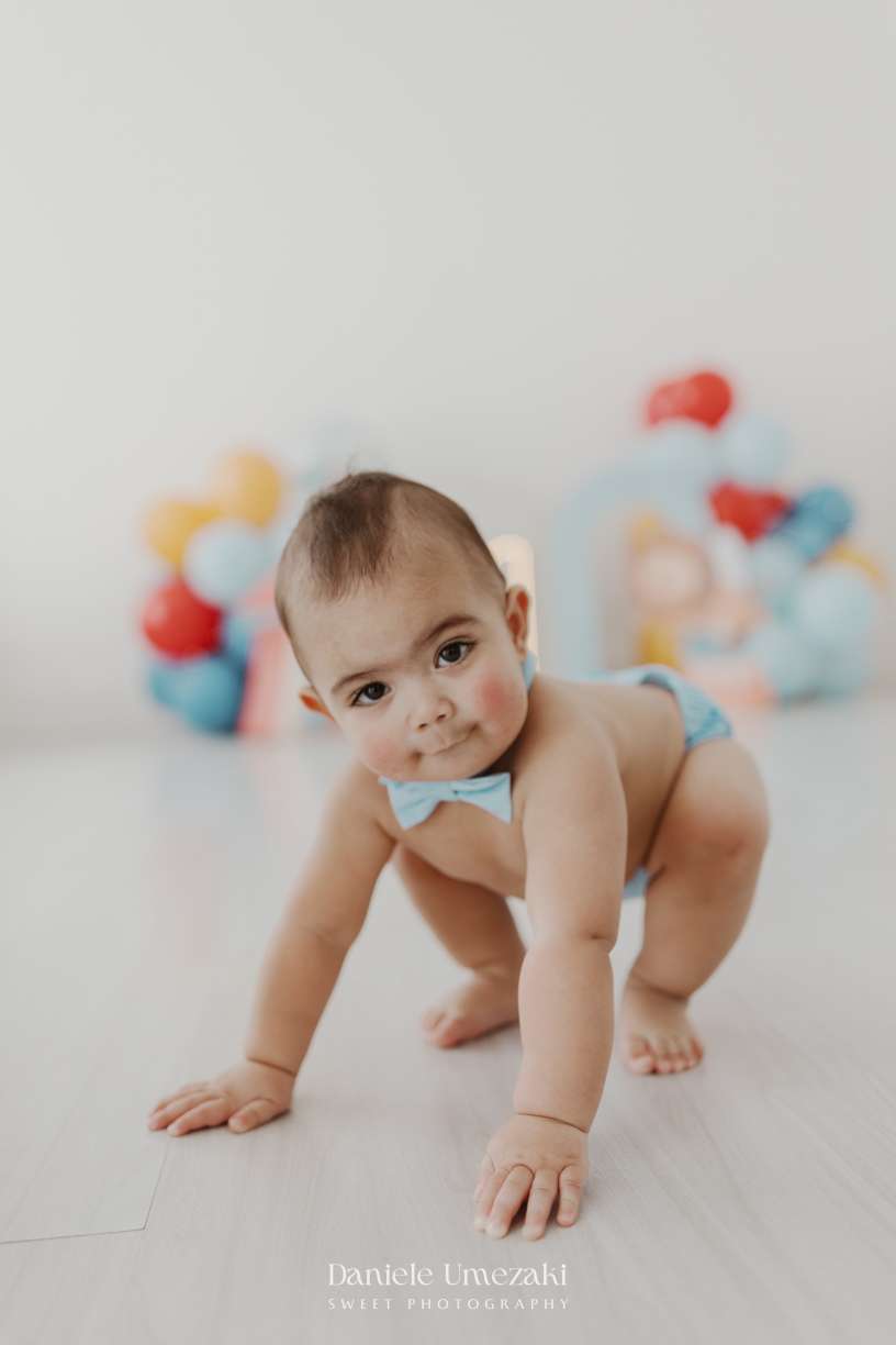 Smash the Cake em Mogi das Cruzes com o Guilherme. Ensaio divertido, cheio de sorrisos e lembranças especiais para celebrar o primeiro aniversário do bebê com fotografias naturais e afetuosas.
smash the cake mogi das cruzes, ensaio infantil mogiSmash the 