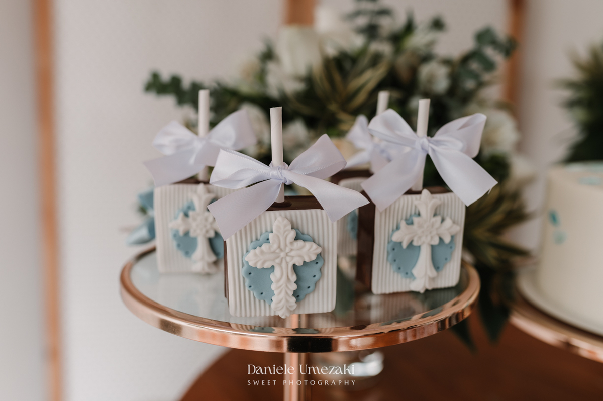 Fotografia de batizado em Mogi das Cruzes. Cerimônia do Matteo na Igreja do Socorro e almoço no Recanto da Vila, com decoração da Jaque Festas Decor. Registro afetivo por Dani Umezaki. fotografia de batizado Mogi das Cruzes, fotógrafa de batizado SP