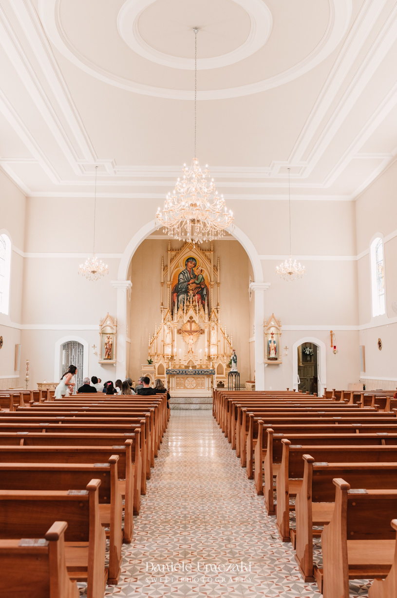 Fotografia de batizado em Mogi das Cruzes. Cerimônia do Matteo na Igreja do Socorro e almoço no Recanto da Vila, com decoração da Jaque Festas Decor. Registro afetivo por Dani Umezaki. fotografia de batizado Mogi das Cruzes, fotógrafa de batizado SP