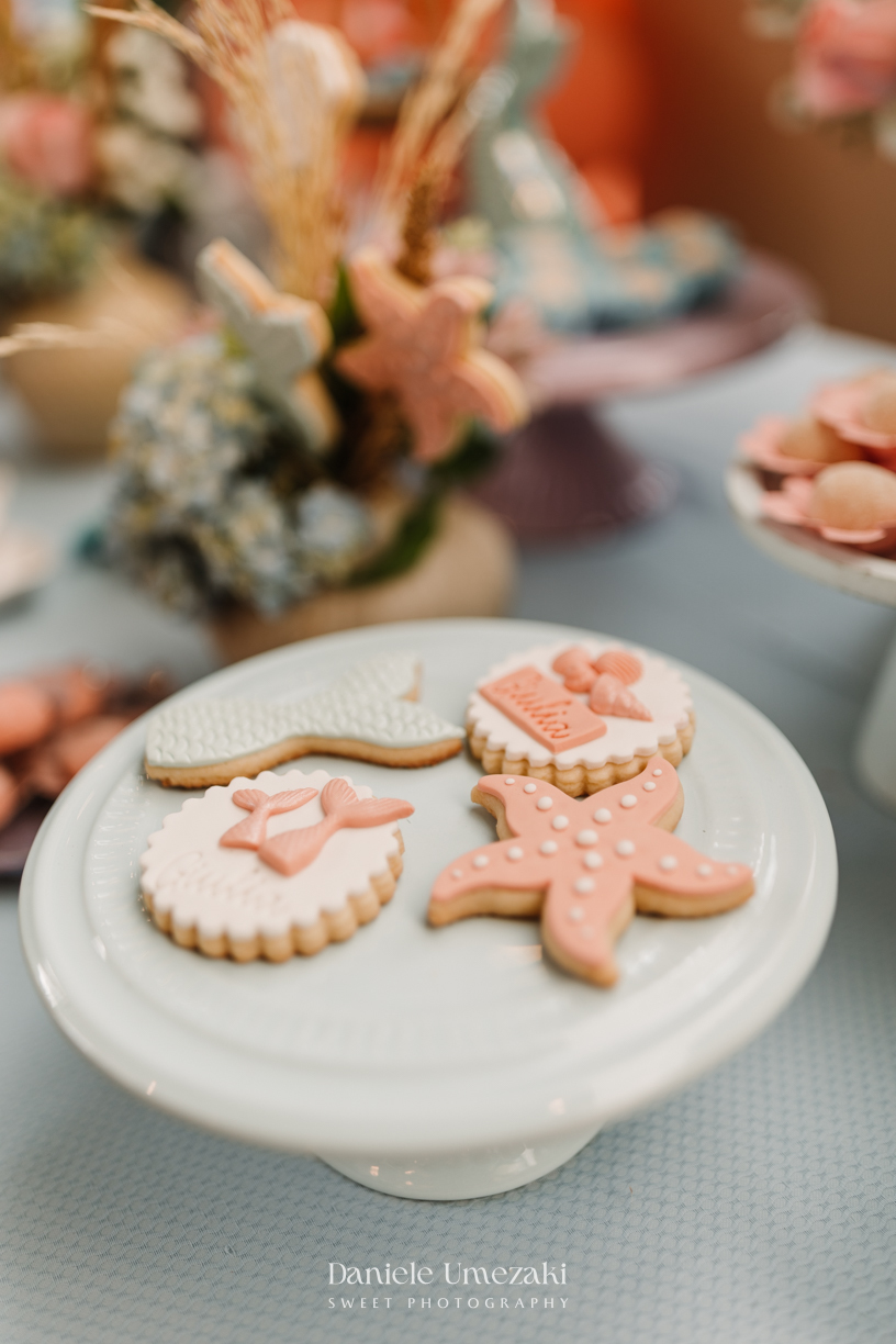 Fotografia de aniversário infantil em Mogi das Cruzes. O aniversário de 4 anos da Giulia, com tema Ariel na Praça Pitangueira, foi registrado com leveza e afeto por Dani Umezaki, eternizando momentos especiais de uma família acompanhada desde o newborn
