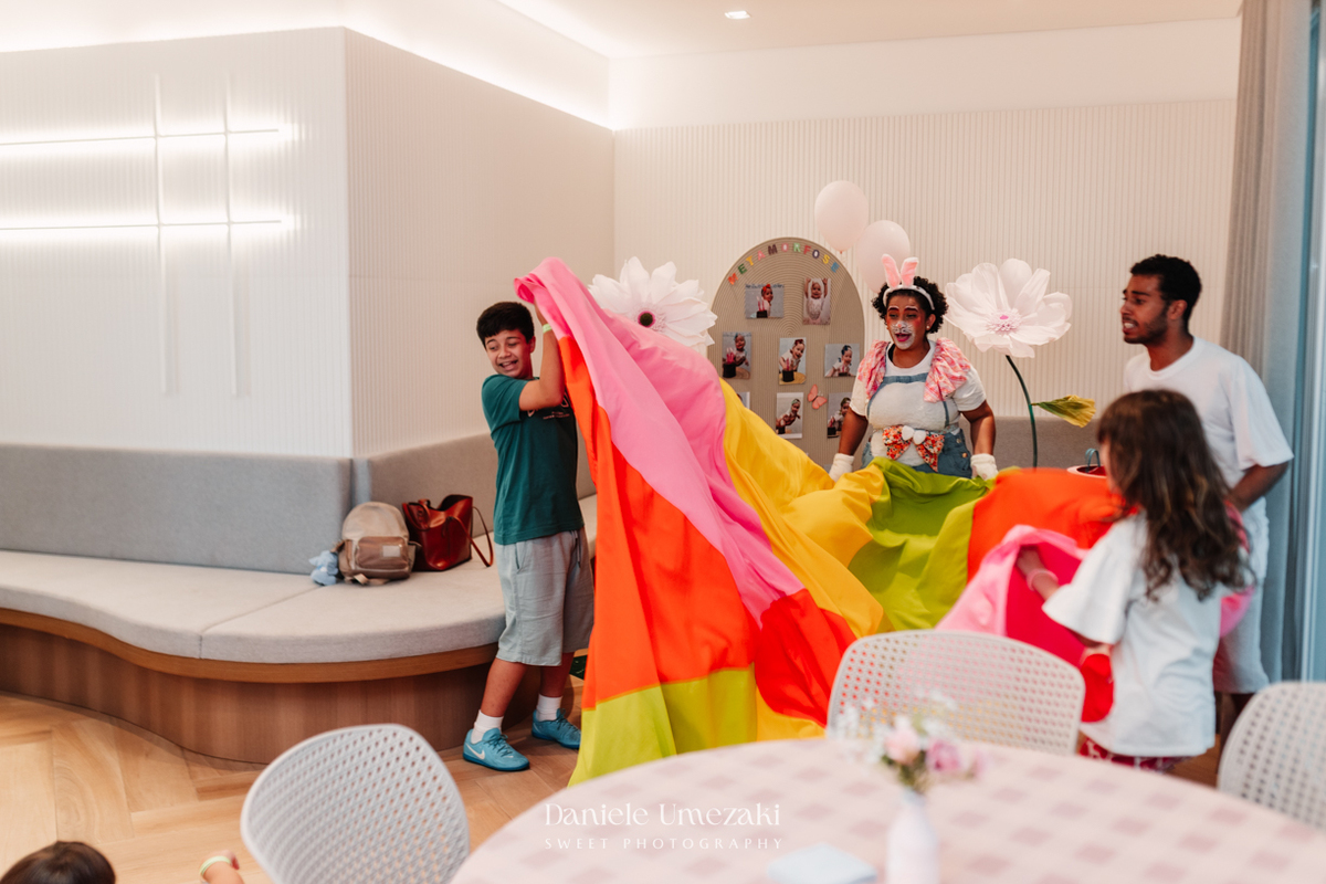 Fotógrafa de aniversário infantil em Mogi das Cruzes registrando o 1 aninho da Eloise, celebração em família com decoração da Cerejeira Decora e momentos cheios de afeto por Dani Umezaki