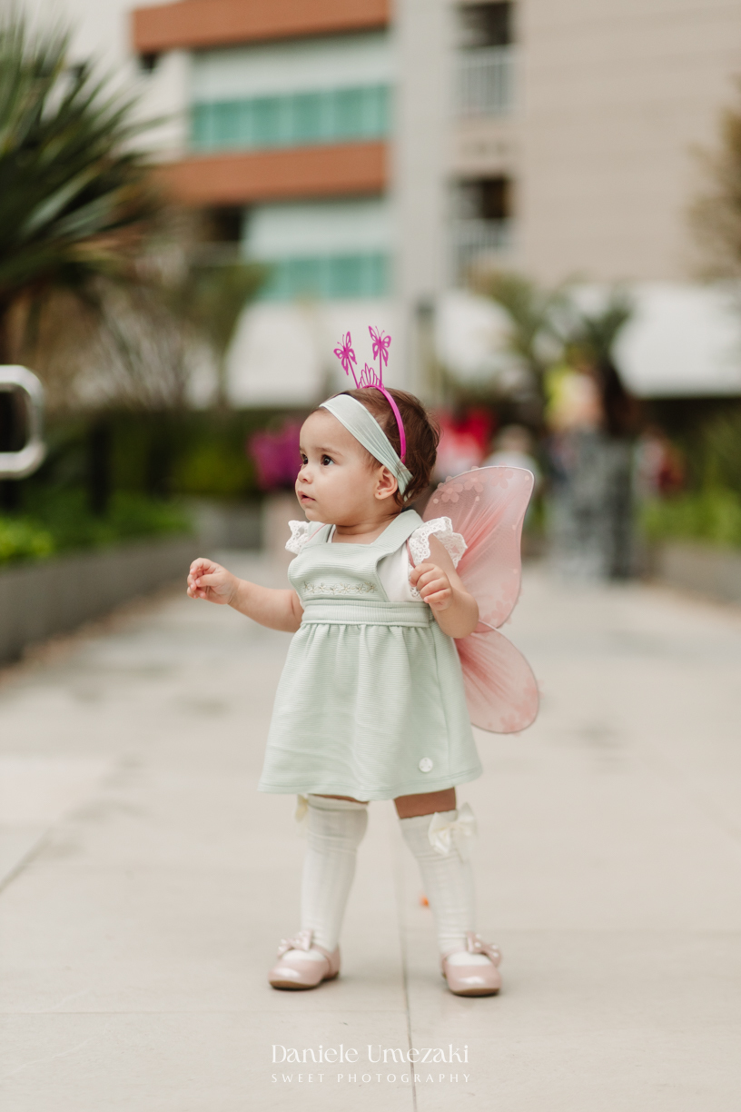 Fotógrafa de aniversário infantil em Mogi das Cruzes registrando o 1 aninho da Eloise, celebração em família com decoração da Cerejeira Decora e momentos cheios de afeto por Dani Umezaki