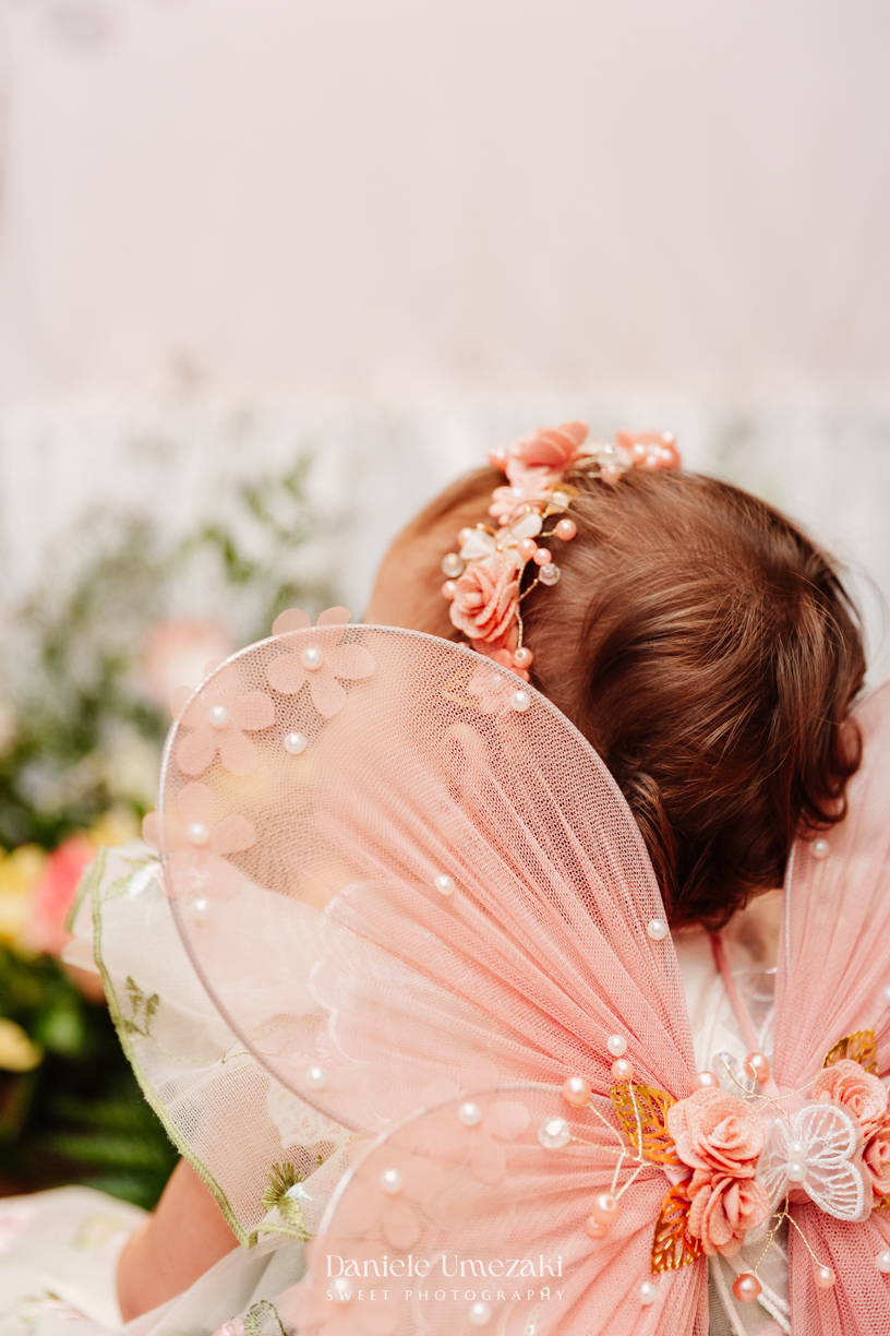 Fotógrafa de aniversário infantil em Mogi das Cruzes registrando o 1 aninho da Eloise, celebração em família com decoração da Cerejeira Decora e momentos cheios de afeto por Dani Umezaki