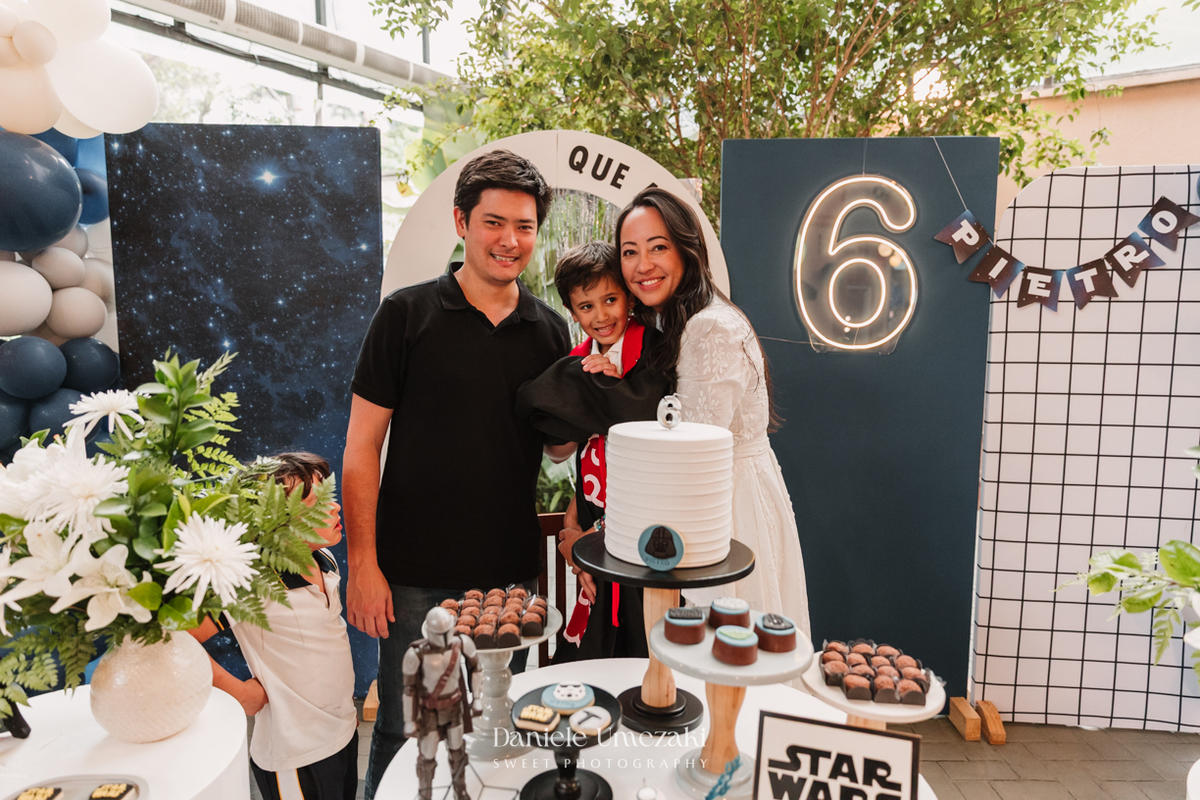 Fotografia de aniversário infantil em São Paulo. Os 6 anos do Pietro foram celebrados no Praça Pitangueira com tema Star Wars da Cerejeira Decora. Um dia especial registrado com sensibilidade por Dani Umezaki.
