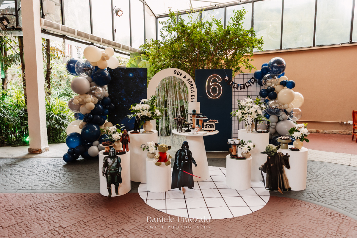 Fotografia de aniversário infantil em São Paulo. Os 6 anos do Pietro foram celebrados no Praça Pitangueira com tema Star Wars da Cerejeira Decora. Um dia especial registrado com sensibilidade por Dani Umezaki.
