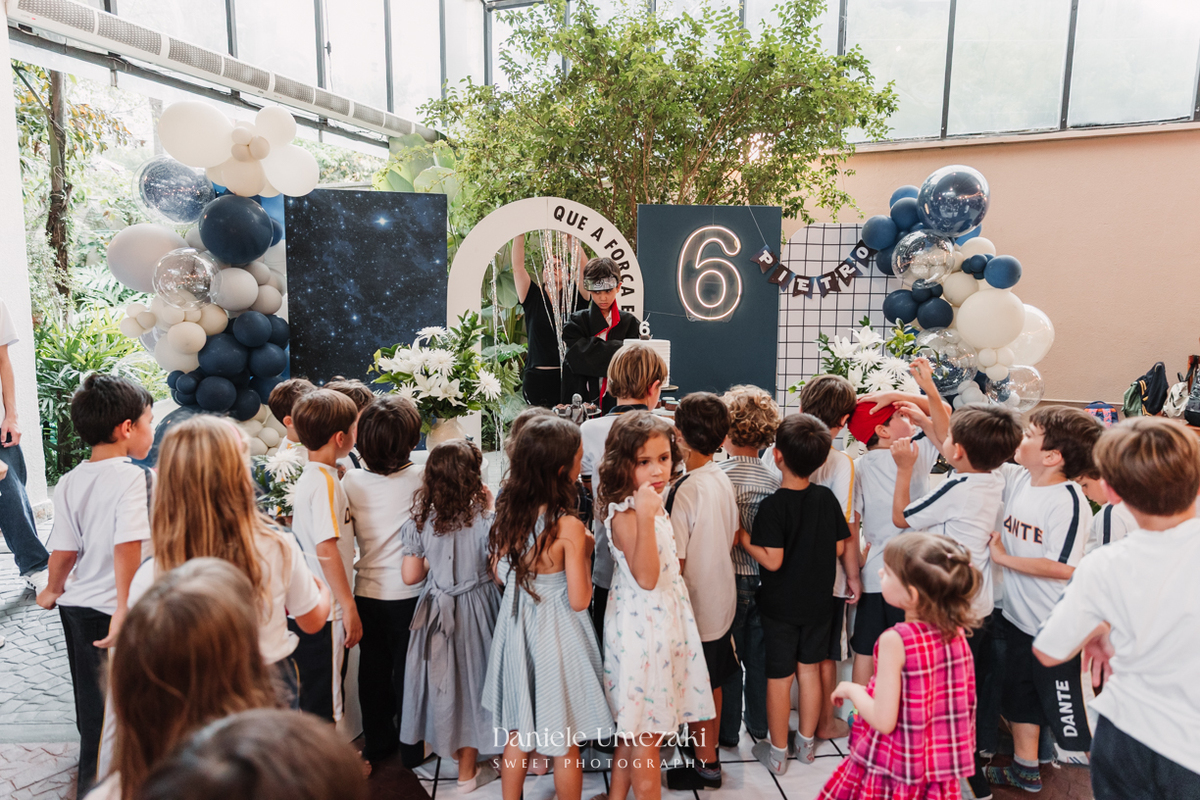 Fotografia de aniversário infantil em São Paulo. Os 6 anos do Pietro foram celebrados no Praça Pitangueira com tema Star Wars da Cerejeira Decora. Um dia especial registrado com sensibilidade por Dani Umezaki.