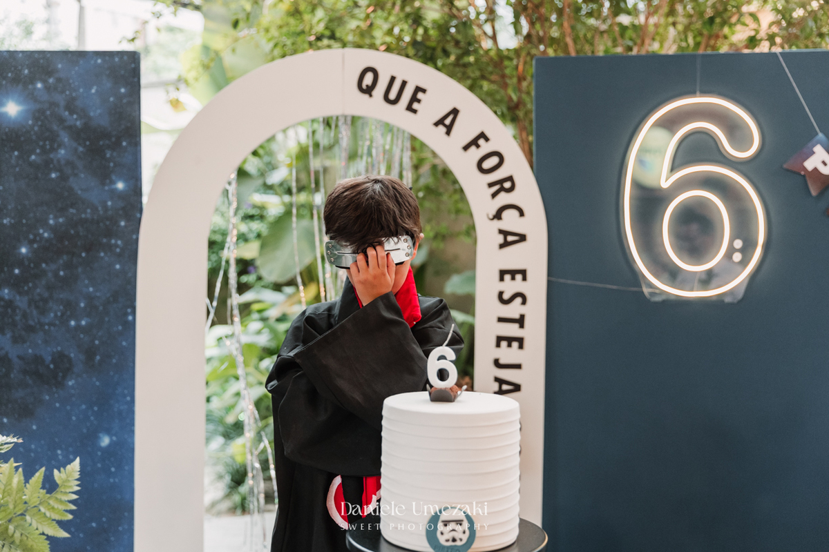 Fotografia de aniversário infantil em São Paulo. Os 6 anos do Pietro foram celebrados no Praça Pitangueira com tema Star Wars da Cerejeira Decora. Um dia especial registrado com sensibilidade por Dani Umezaki.