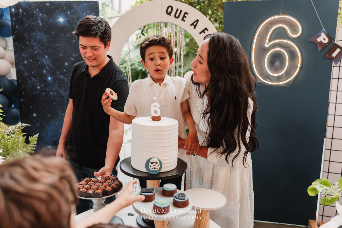 Fotografia de aniversário infantil em São Paulo. Os 6 anos do Pietro foram celebrados no Praça Pitangueira com tema Star Wars da Cerejeira Decora. Um dia especial registrado com sensibilidade por Dani Umezaki.