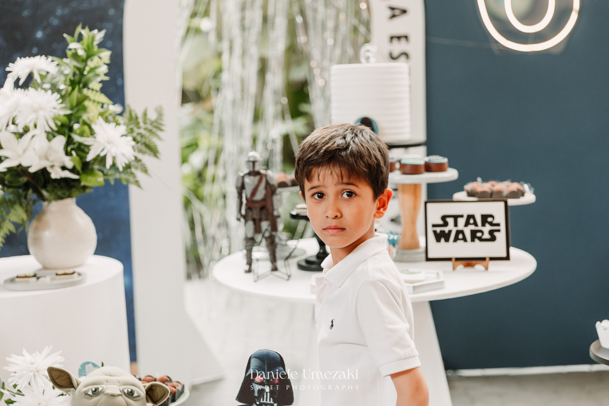 Fotografia de aniversário infantil em São Paulo. Os 6 anos do Pietro foram celebrados no Praça Pitangueira com tema Star Wars da Cerejeira Decora. Um dia especial registrado com sensibilidade por Dani Umezaki.