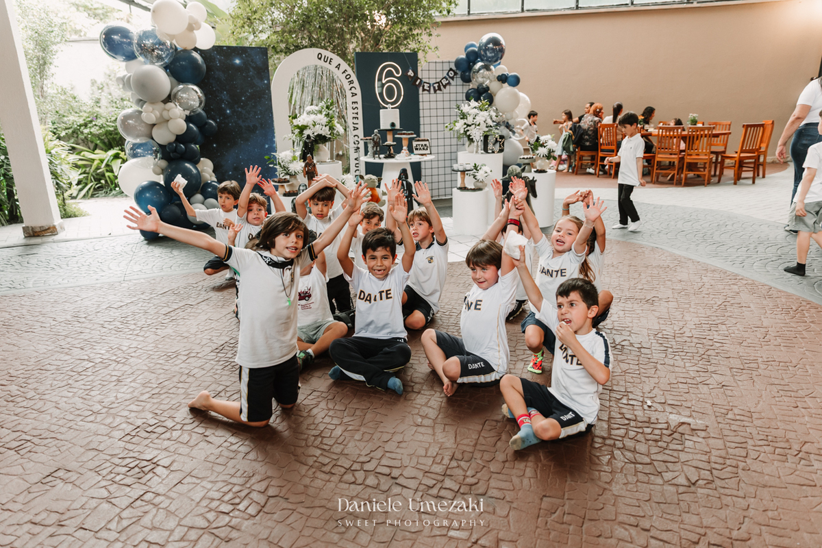 Fotografia de aniversário infantil em São Paulo. Os 6 anos do Pietro foram celebrados no Praça Pitangueira com tema Star Wars da Cerejeira Decora. Um dia especial registrado com sensibilidade por Dani Umezaki.
