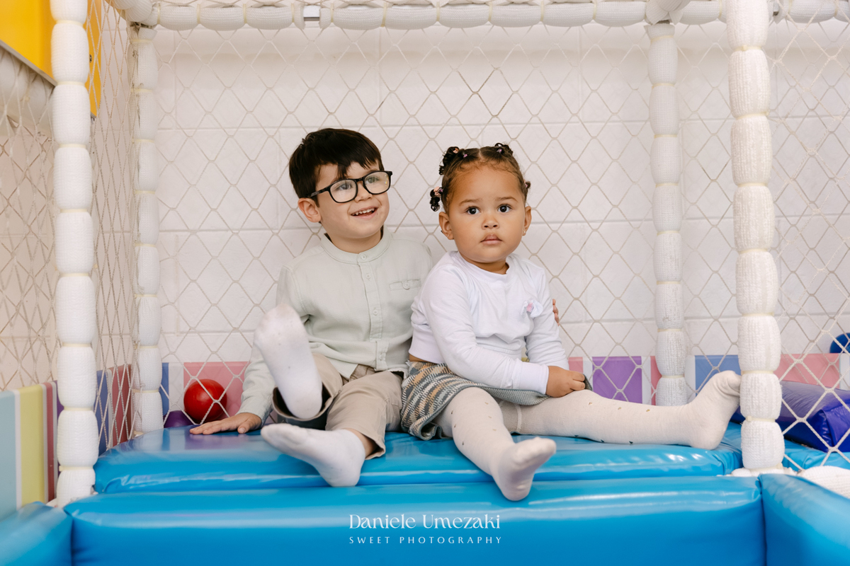 Aniversário de 1 ano do Thiago realizado no Buffet Jokempô em Mogi das Cruzes, registrado por Dani Umezaki com fotografias espontâneas e cheias de emoção