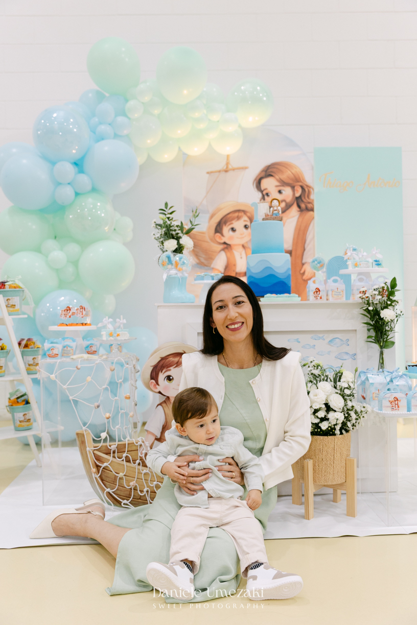 Aniversário de 1 ano do Thiago realizado no Buffet Jokempô em Mogi das Cruzes, registrado por Dani Umezaki com fotografias espontâneas e cheias de emoção
