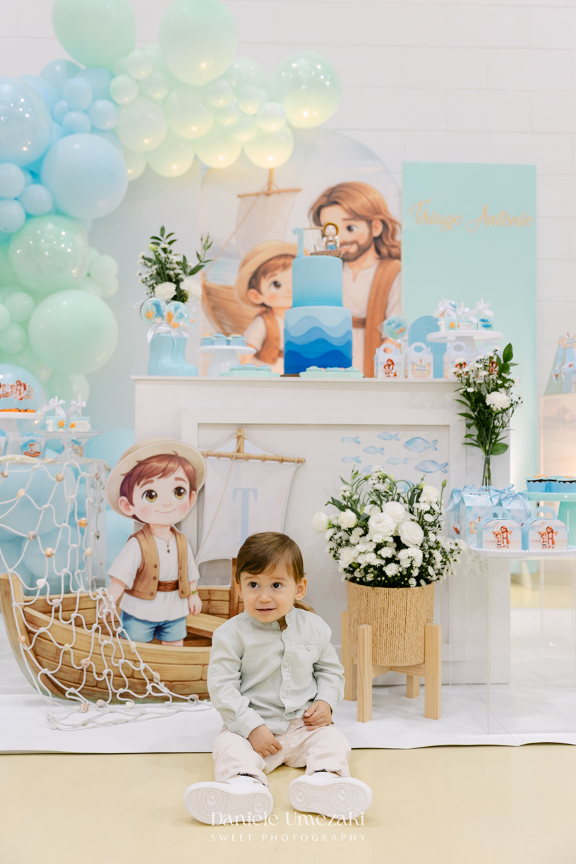 Aniversário de 1 ano do Thiago realizado no Buffet Jokempô em Mogi das Cruzes, registrado por Dani Umezaki com fotografias espontâneas e cheias de emoção