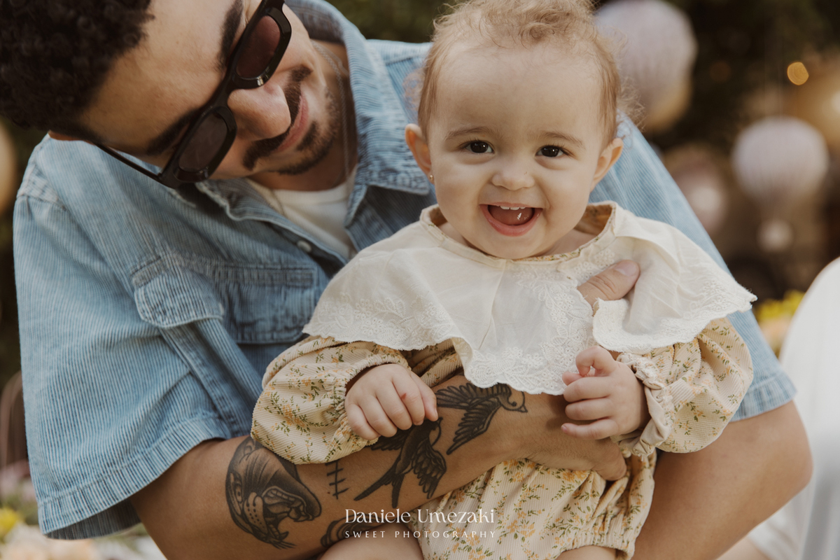 Olivia comemorando seu primeiro aniversário no Quintal Pitangueira, em Mogi das Cruzes, com decoração da Ju, da Cerejeira Decora, fotografada por Dani Umezaki