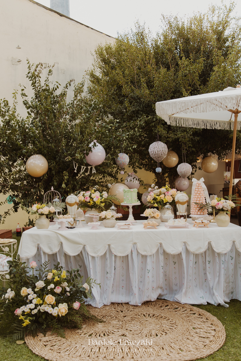 Olivia comemorando seu primeiro aniversário no Quintal Pitangueira, em Mogi das Cruzes, com decoração da Ju, da Cerejeira Decora, fotografada por Dani Umezaki