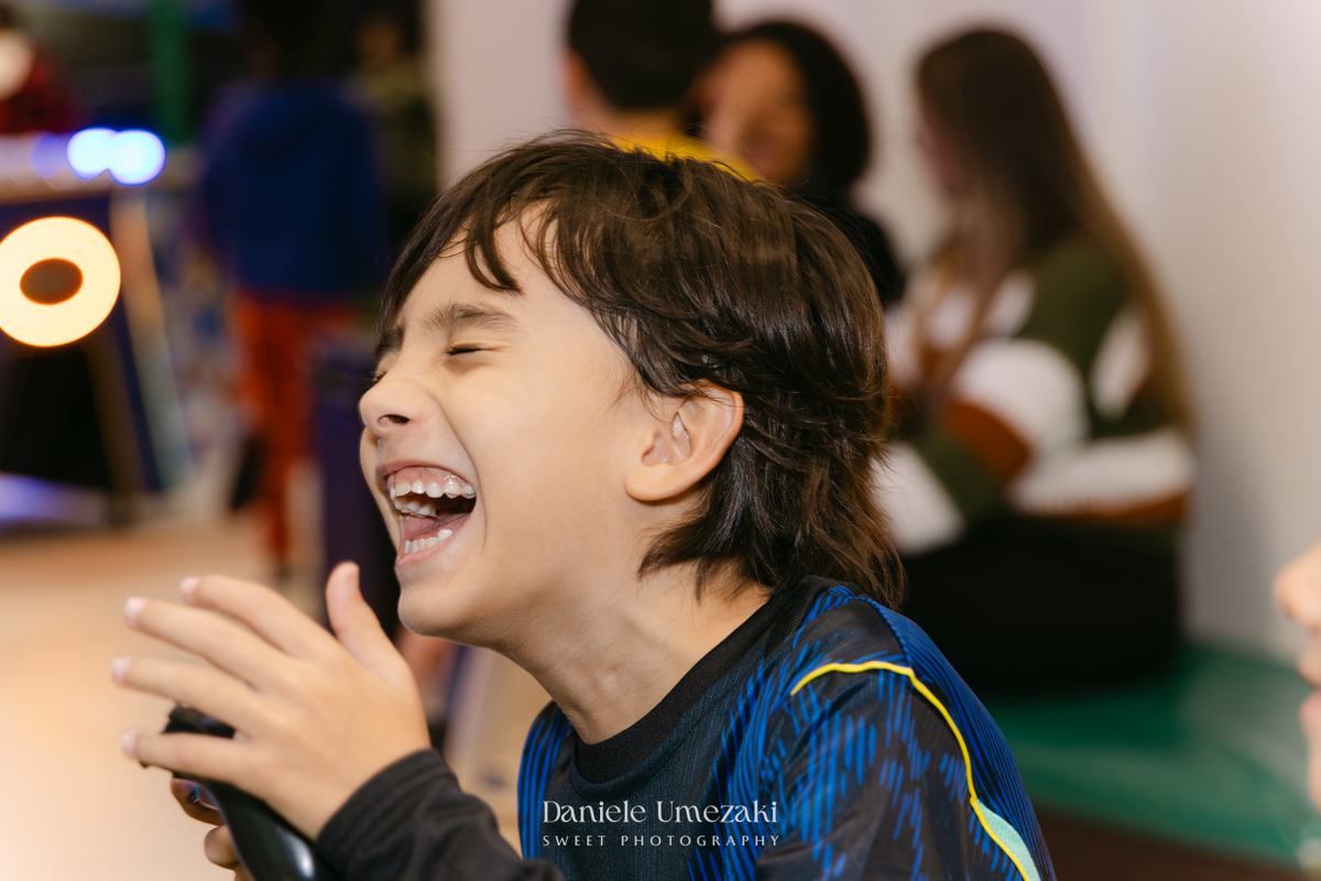 Nicolas comemorando seu aniversário de 8 anos no Buffet Santa Arruaça em Mogi das Cruzes, em uma festa inspirada no clima da Copa do Mundo.