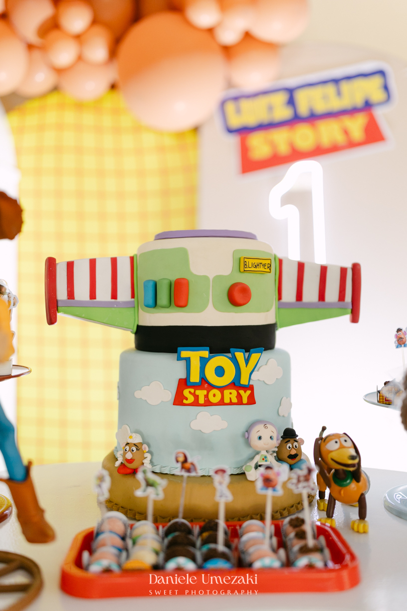 Luiz Felipe comemorando seu primeiro aniversário em Salesópolis, em uma festa com tema Toy Story e decoração da Paloma, da Detalier Decorações.